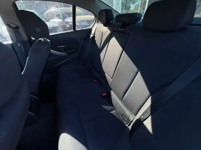 BMW 3 Series view 13