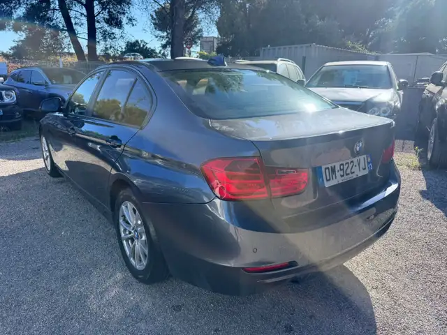 BMW 3 Series view 3