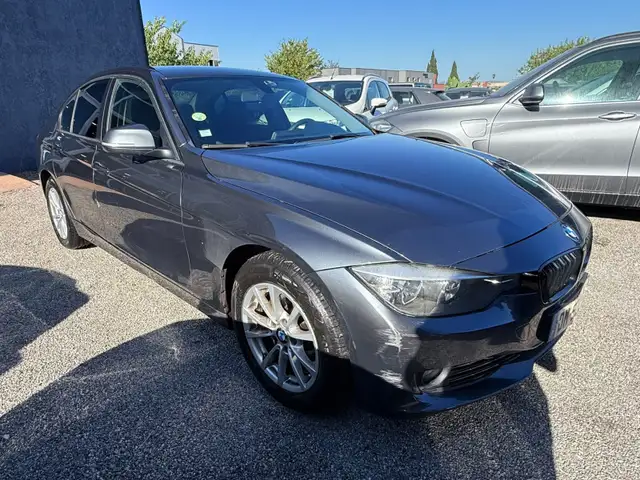 BMW 3 Series view 6