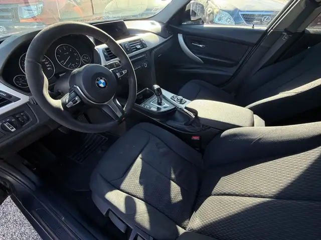 BMW 3 Series view 8