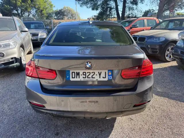 BMW 3 Series view 4