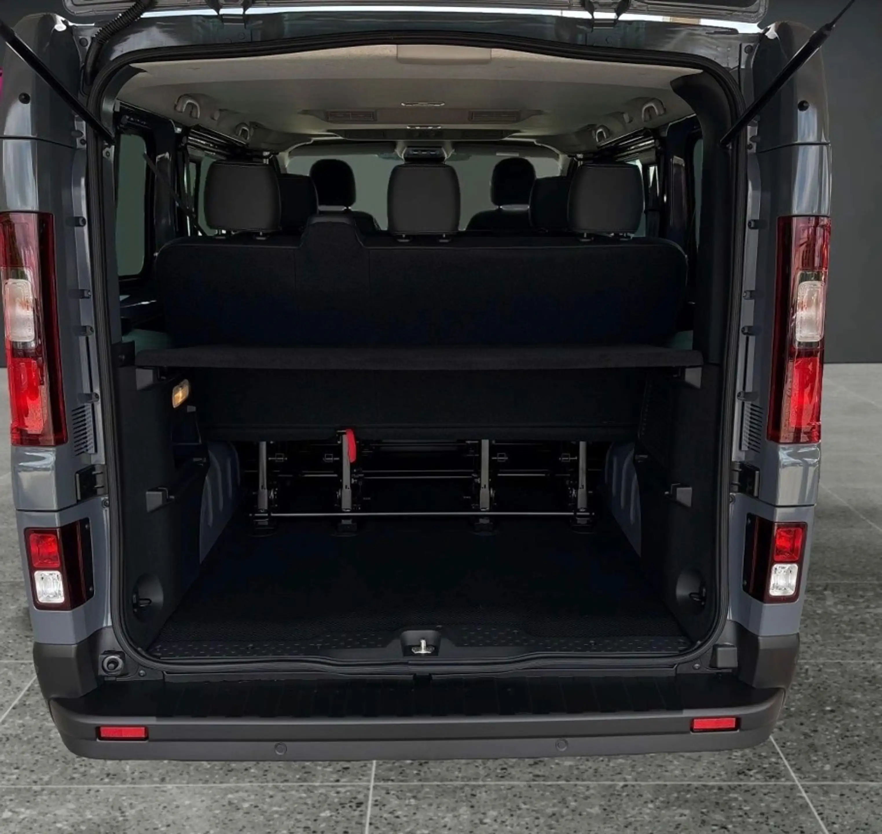 Nissan Primastar 8-Sitzer TEKNA LED Navi Garantie 2029 Allwetterr. — photo 13