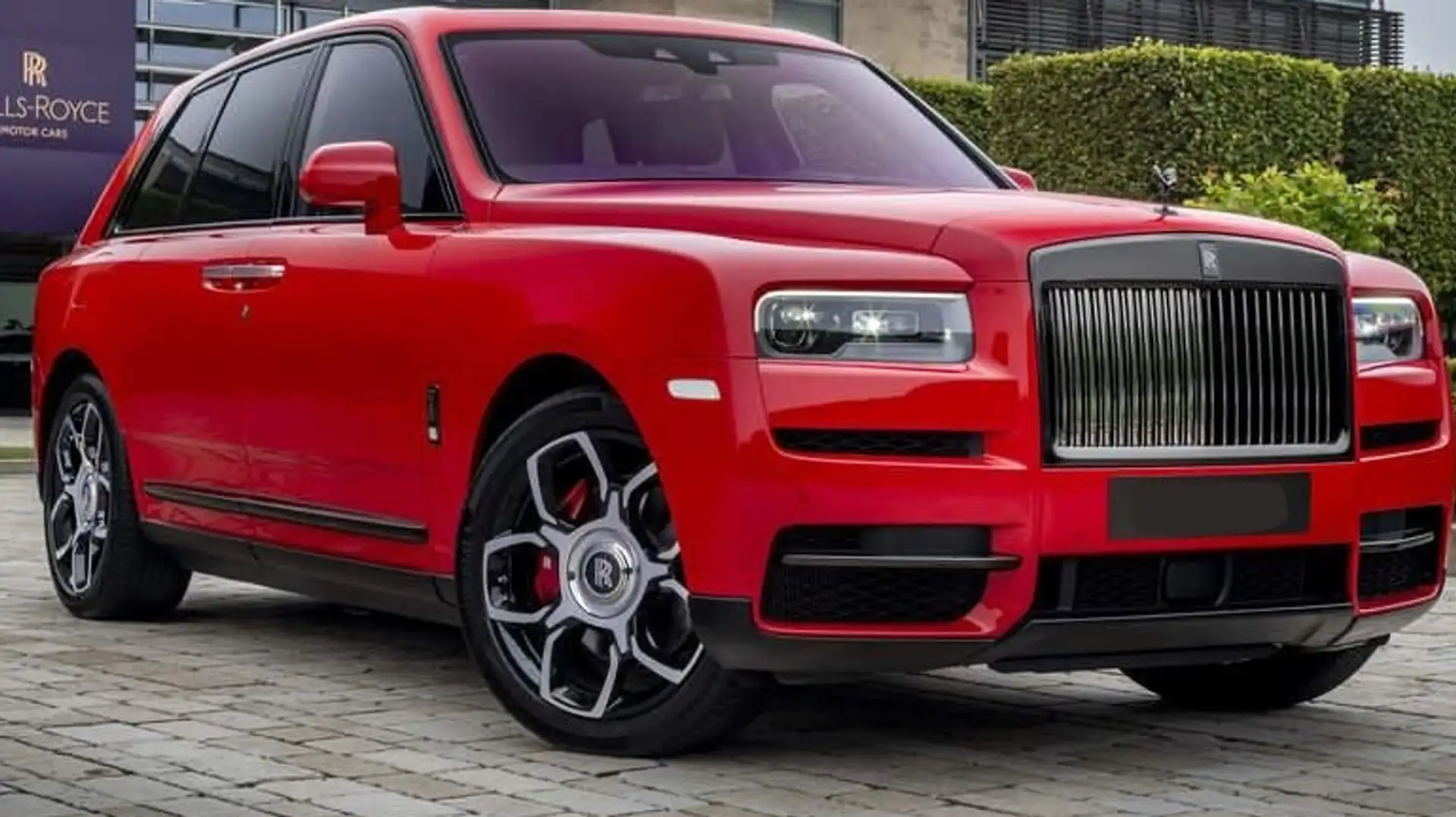 Rolls-Royce Cullinan Czerwony - 1