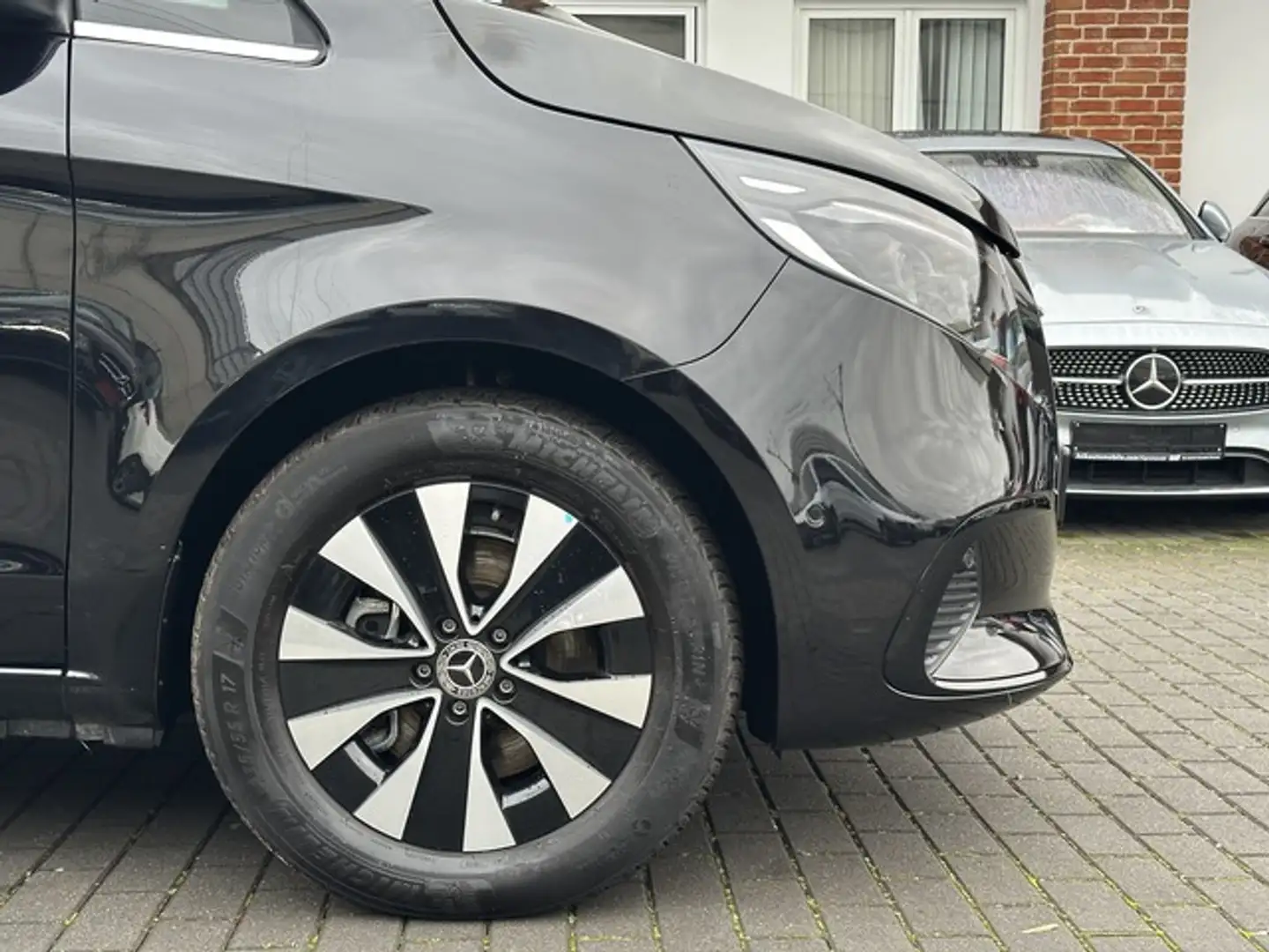 Mercedes-Benz V 300 d 4MATIC AVANTGARDE EXTRALANG DISTRONIC 360*CAM LE Noir - 2