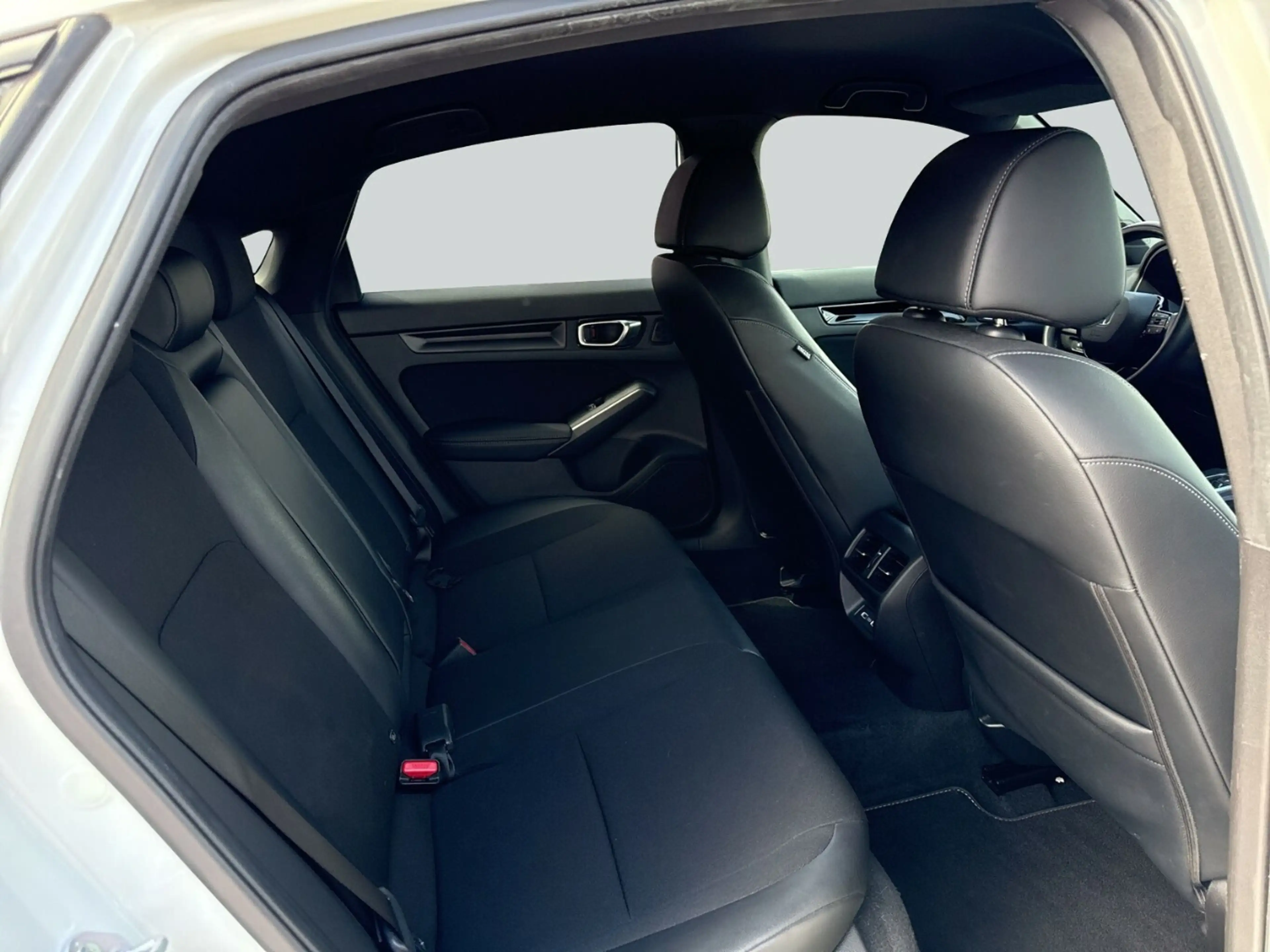 Honda Civic e:HEV Sport — photo 9