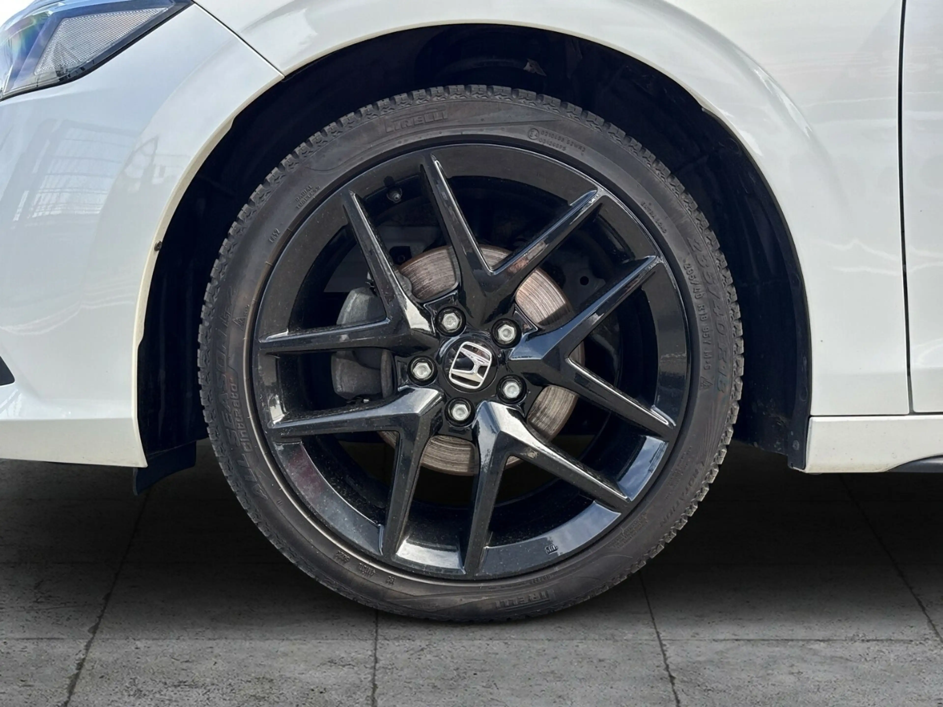 Honda Civic e:HEV Sport — photo 11
