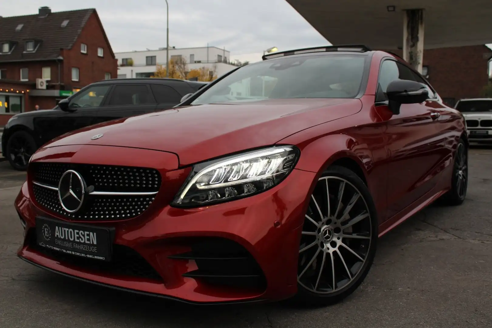Mercedes-Benz C 300 C300 AMG + 360°+ AIRMATIC+PANO+VIRTUAL+BURMESTER Rouge - 1