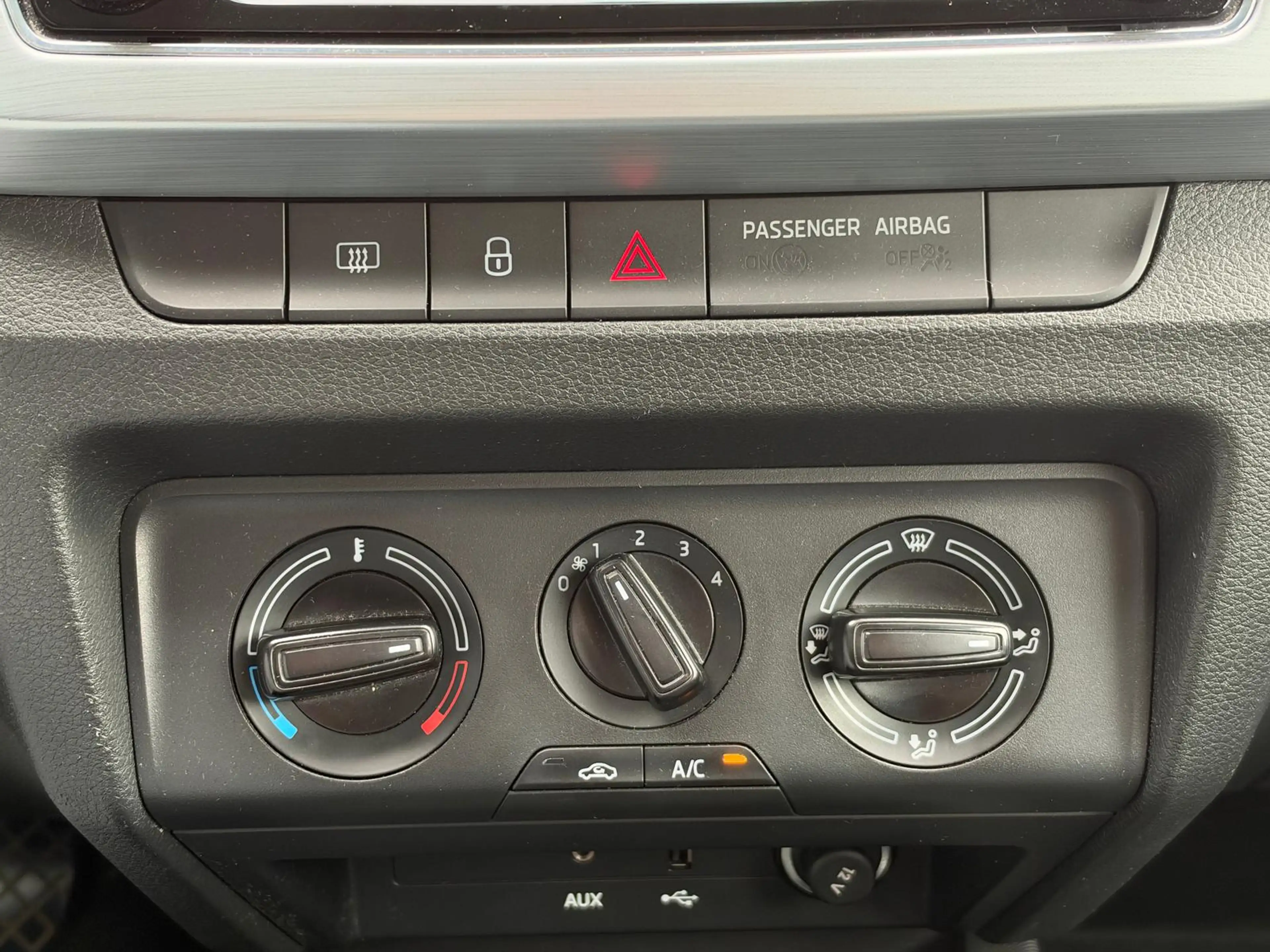 Skoda Fabia Ambition KLIMA/8-FACH/PDC/AHK — photo 15