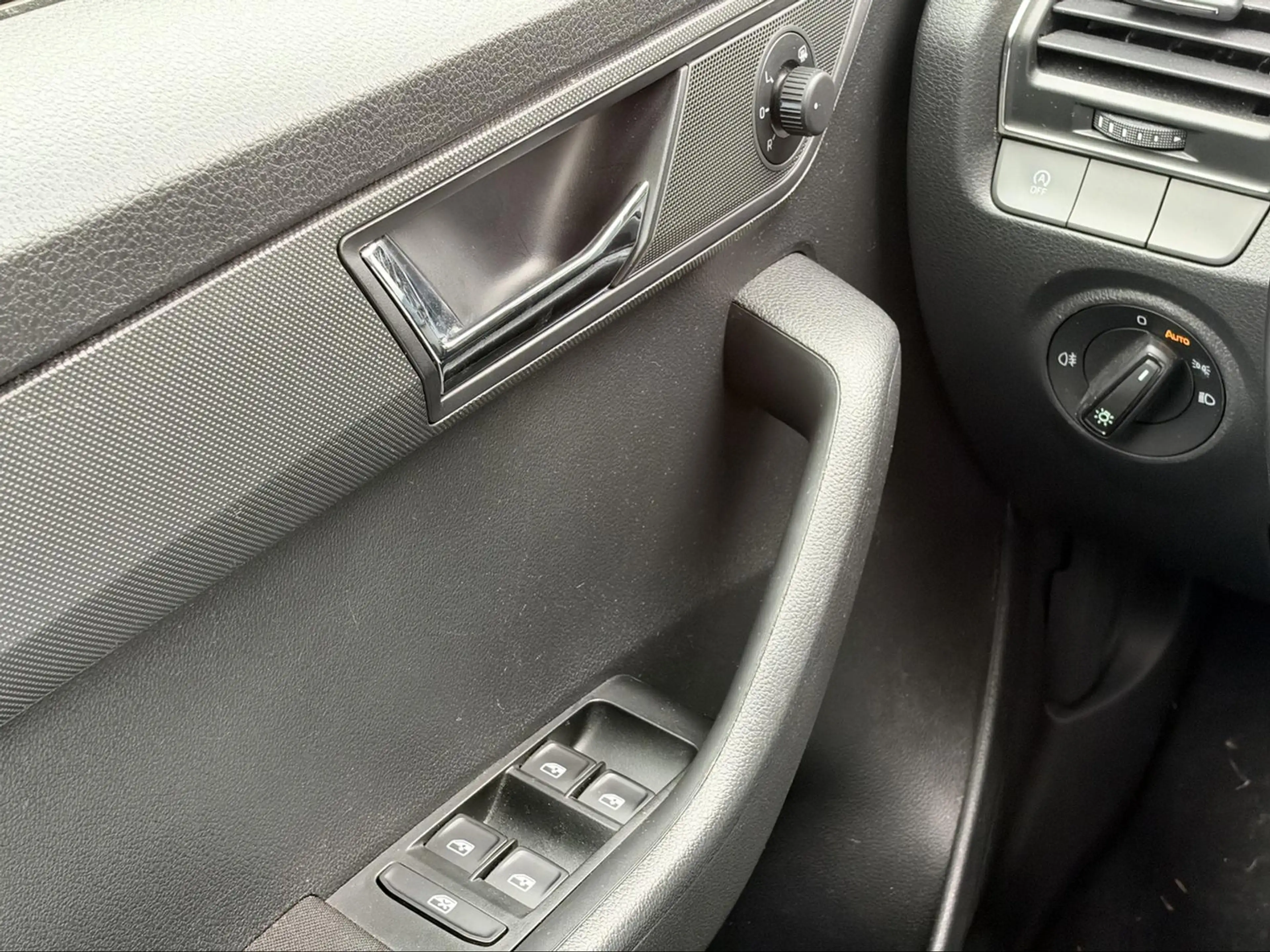 Skoda Fabia Ambition KLIMA/8-FACH/PDC/AHK — photo 13