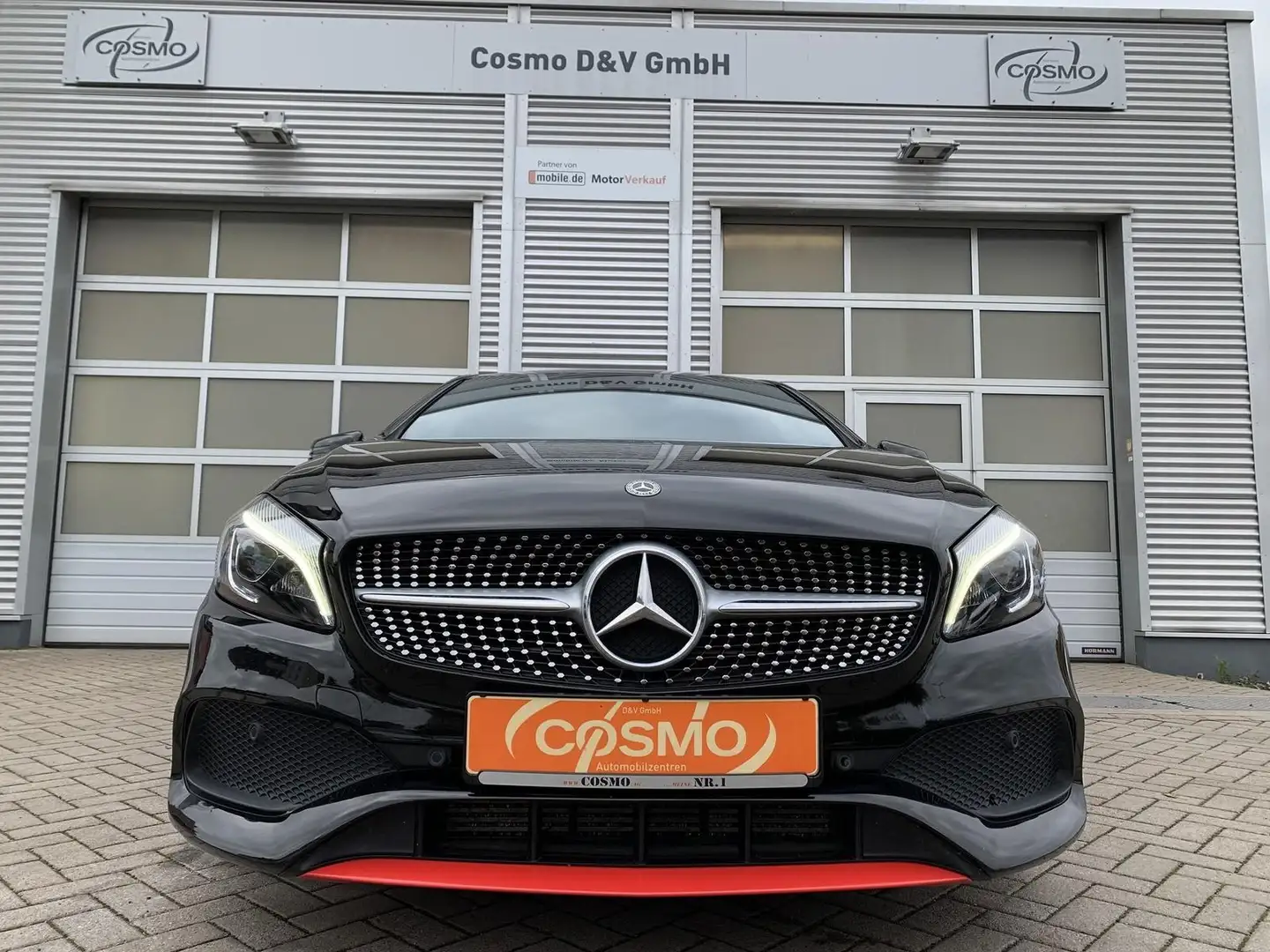 Mercedes-Benz A 200 A200 AMG-Line Voll-LED+Navi+Kamera+Sitzhzg Schwarz - 2