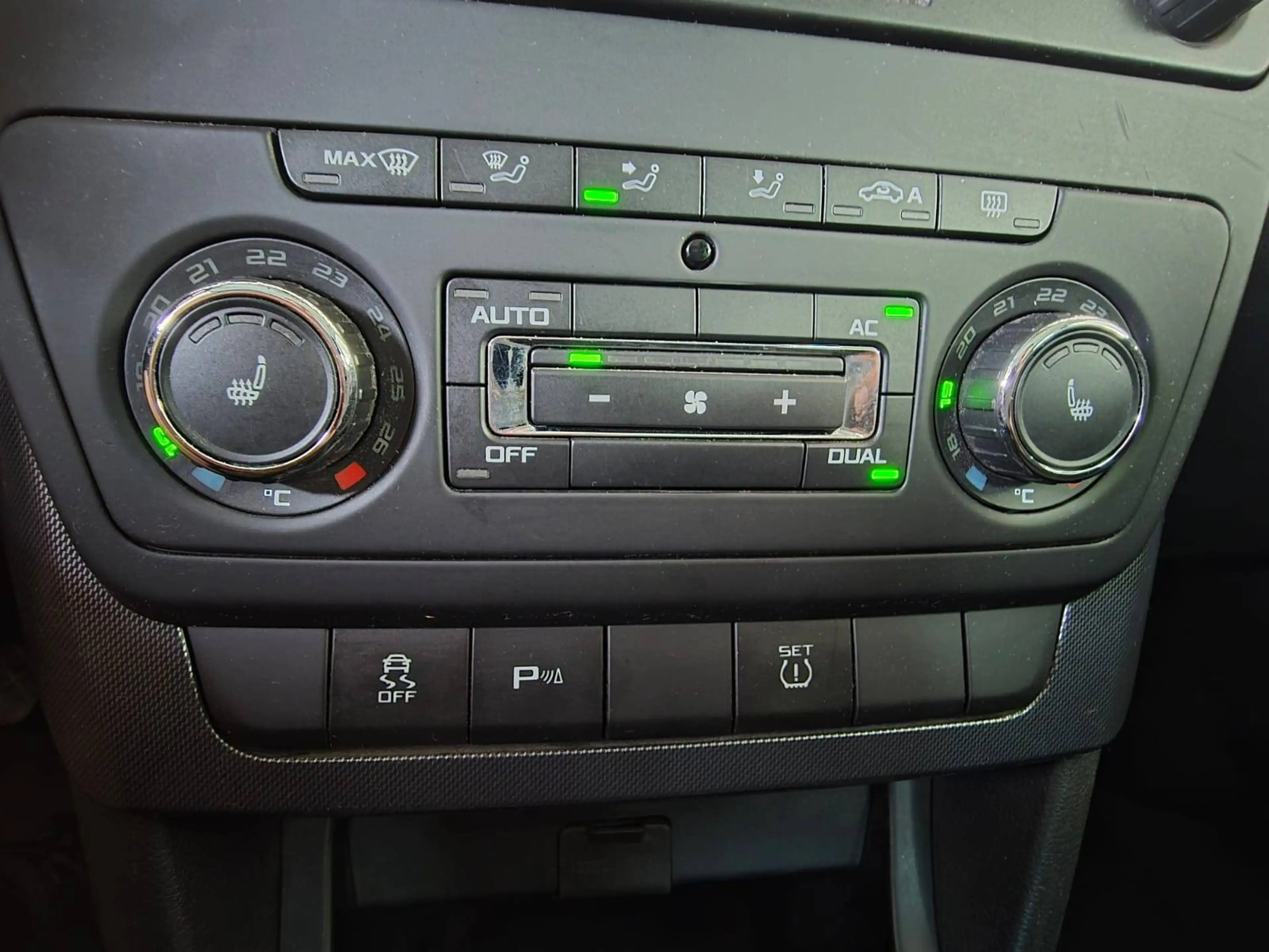Skoda Yeti Ambition Plus Edition — photo 14