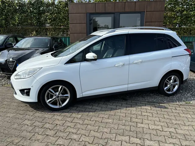 Ford Grand C-Max view 3