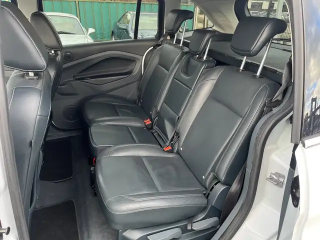 Ford Grand C-Max view 6