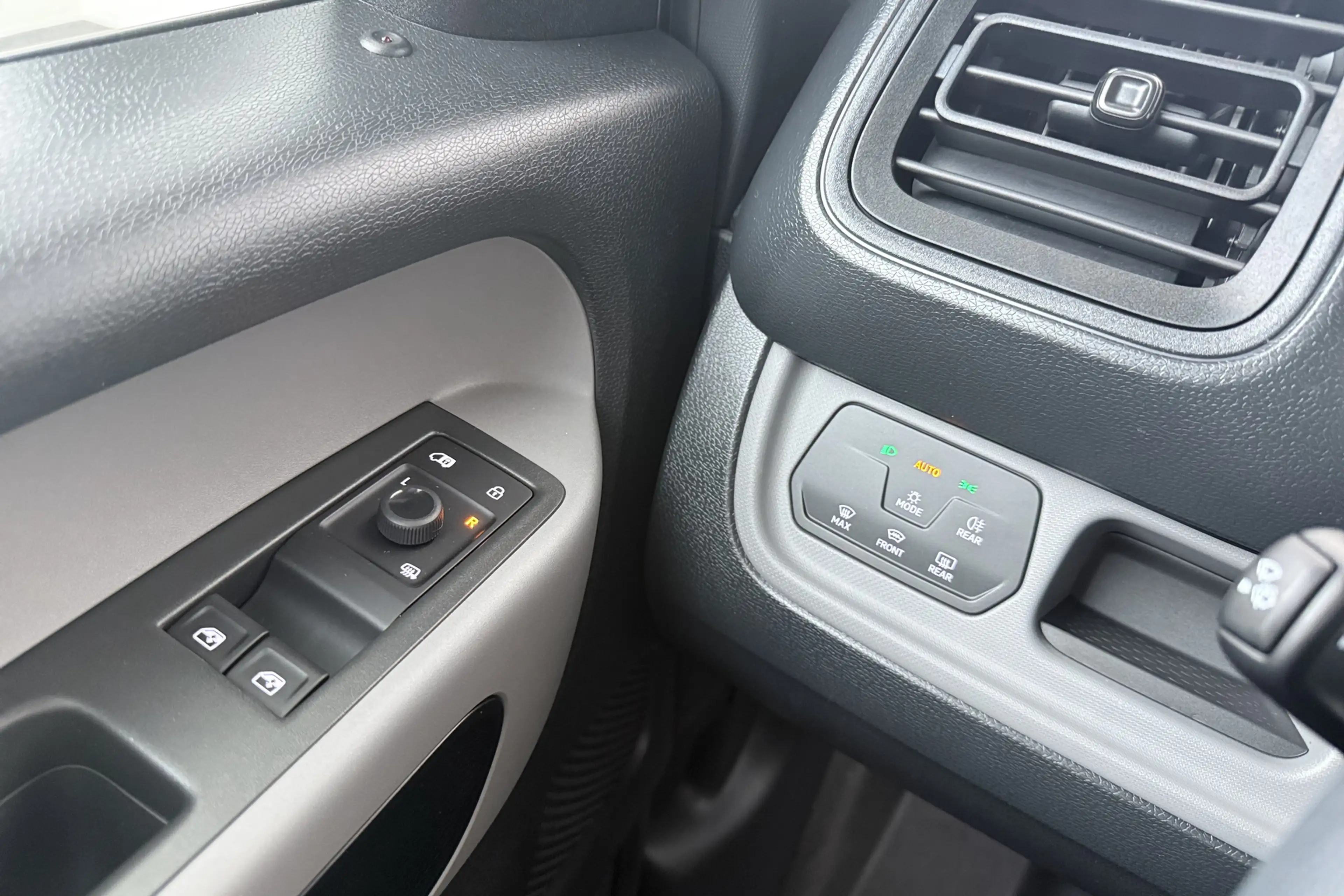 Volkswagen ID. Buzz Cargo Business 79 kWh Long Range 3-Pers Trekhaak Camera — photo 17