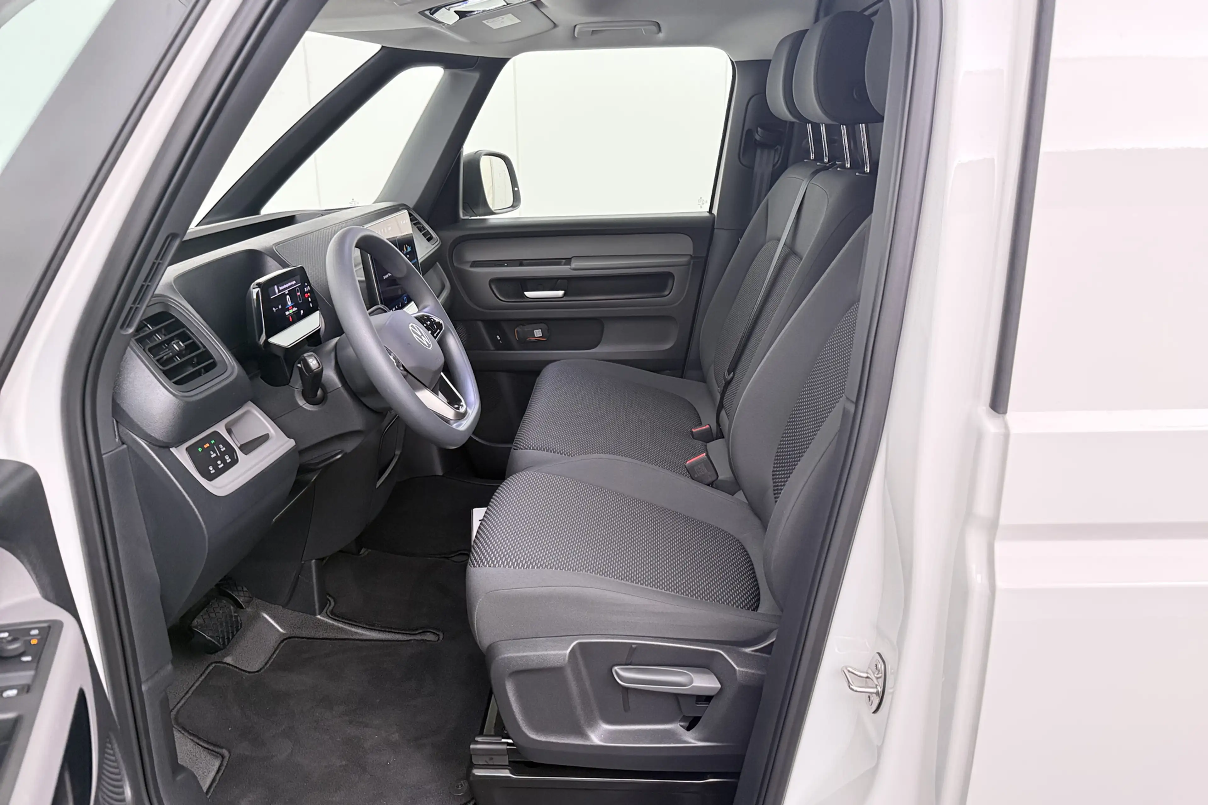 Volkswagen ID. Buzz Cargo Business 79 kWh Long Range 3-Pers Trekhaak Camera — photo 10