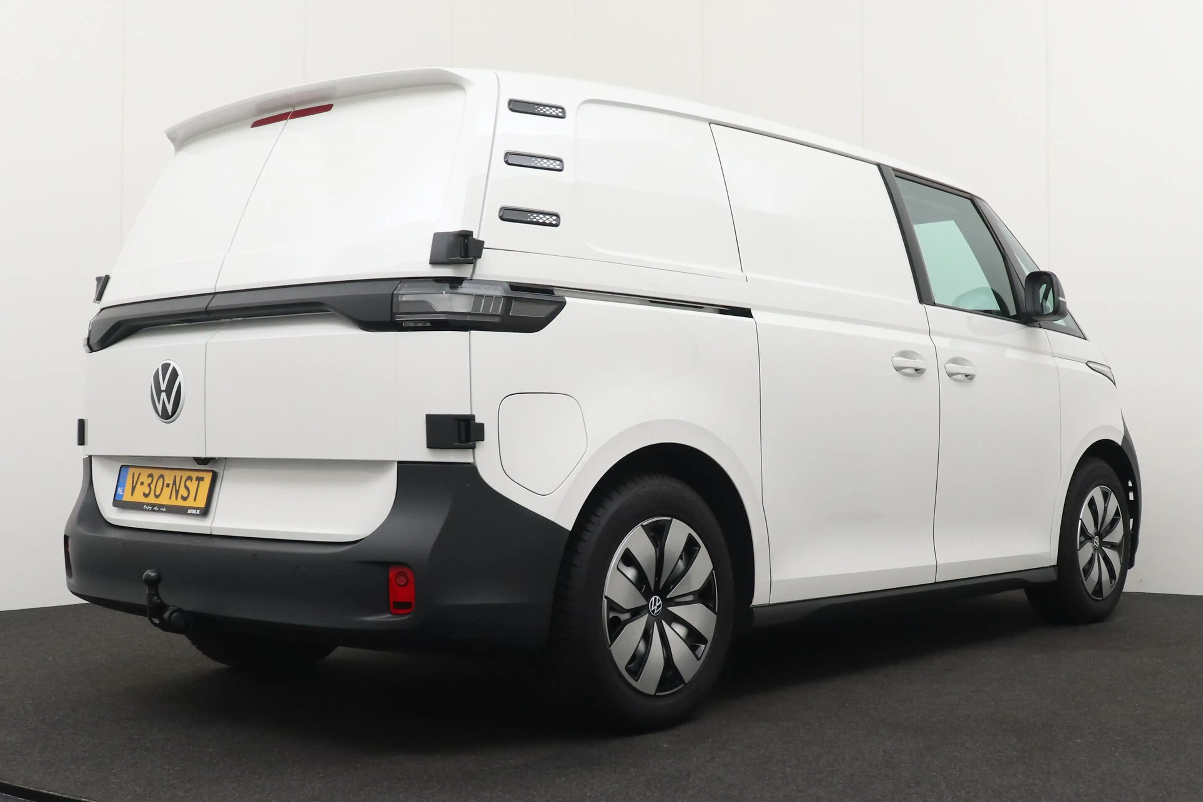 Volkswagen ID. Buzz Cargo Business 79 kWh Long Range 3-Pers Trekhaak Camera — photo 2