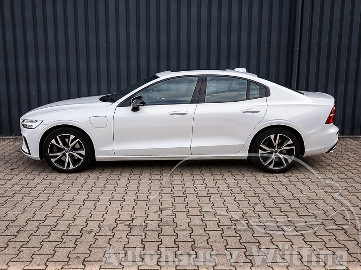 Volvo S60 R Design T8 Recharge Plug-In Hybrid AWD Blanc - 2