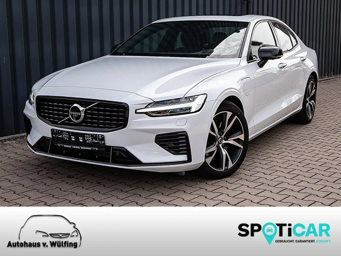 Volvo S60 R Design T8 Recharge Plug-In Hybrid AWD Blanc - 1