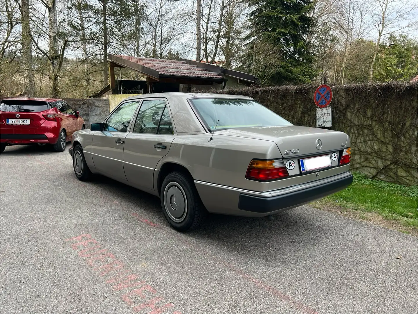Mercedes-Benz E 230 230E Automatik - 2