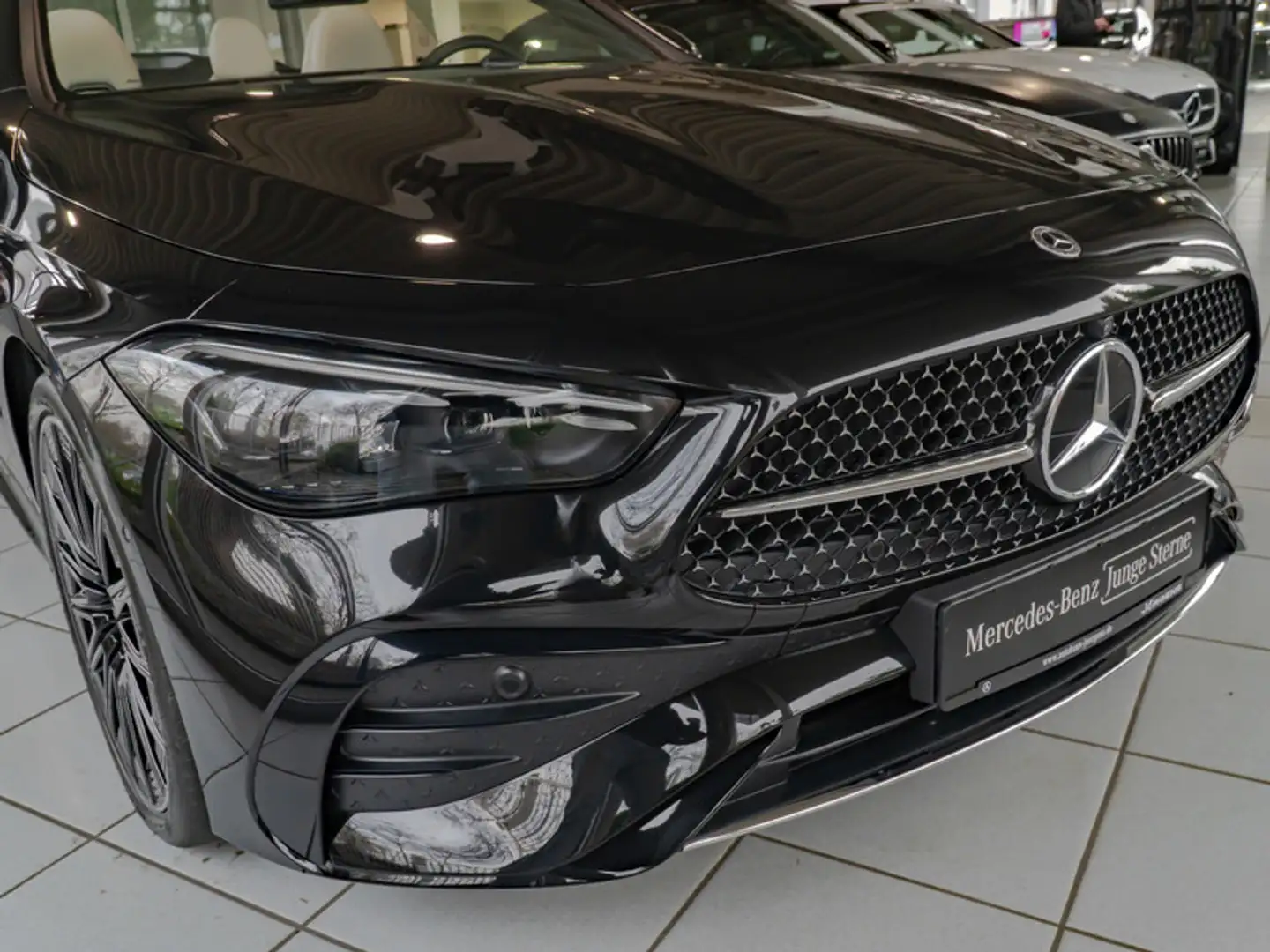 Mercedes-Benz CLE 220 d Cabrio AMG-Sport/HUD/Burm/Sitzklima/20 Schwarz - 2