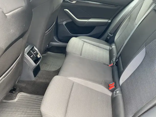 Skoda Octavia view 7