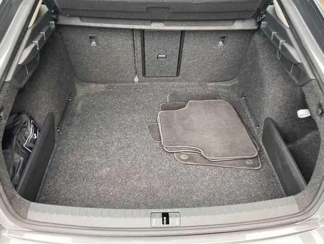 Skoda Octavia view 9