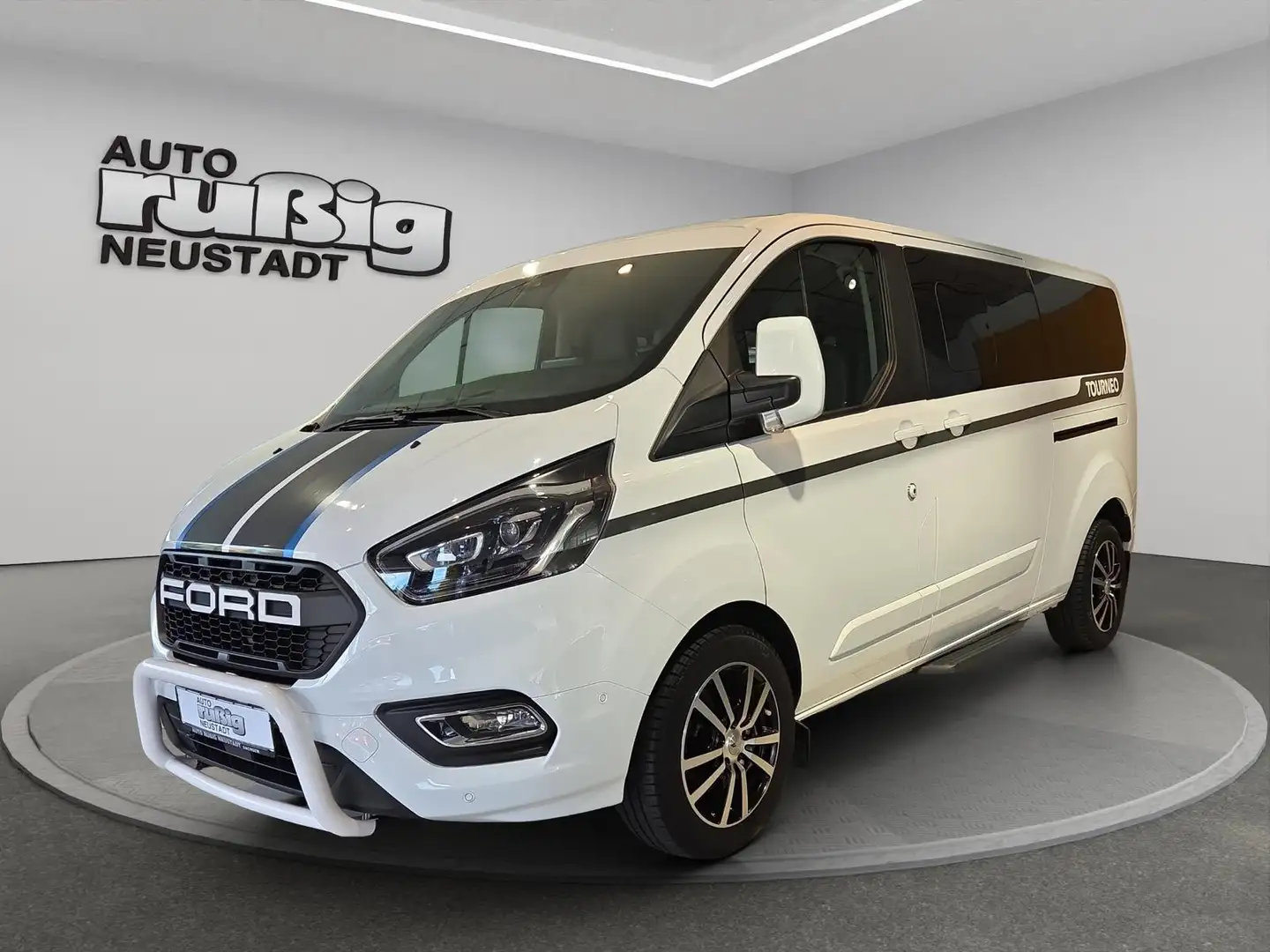 Ford Tourneo Custom 320 L2 Tourneo Titanium X 2.0 TDC Weiß - 1