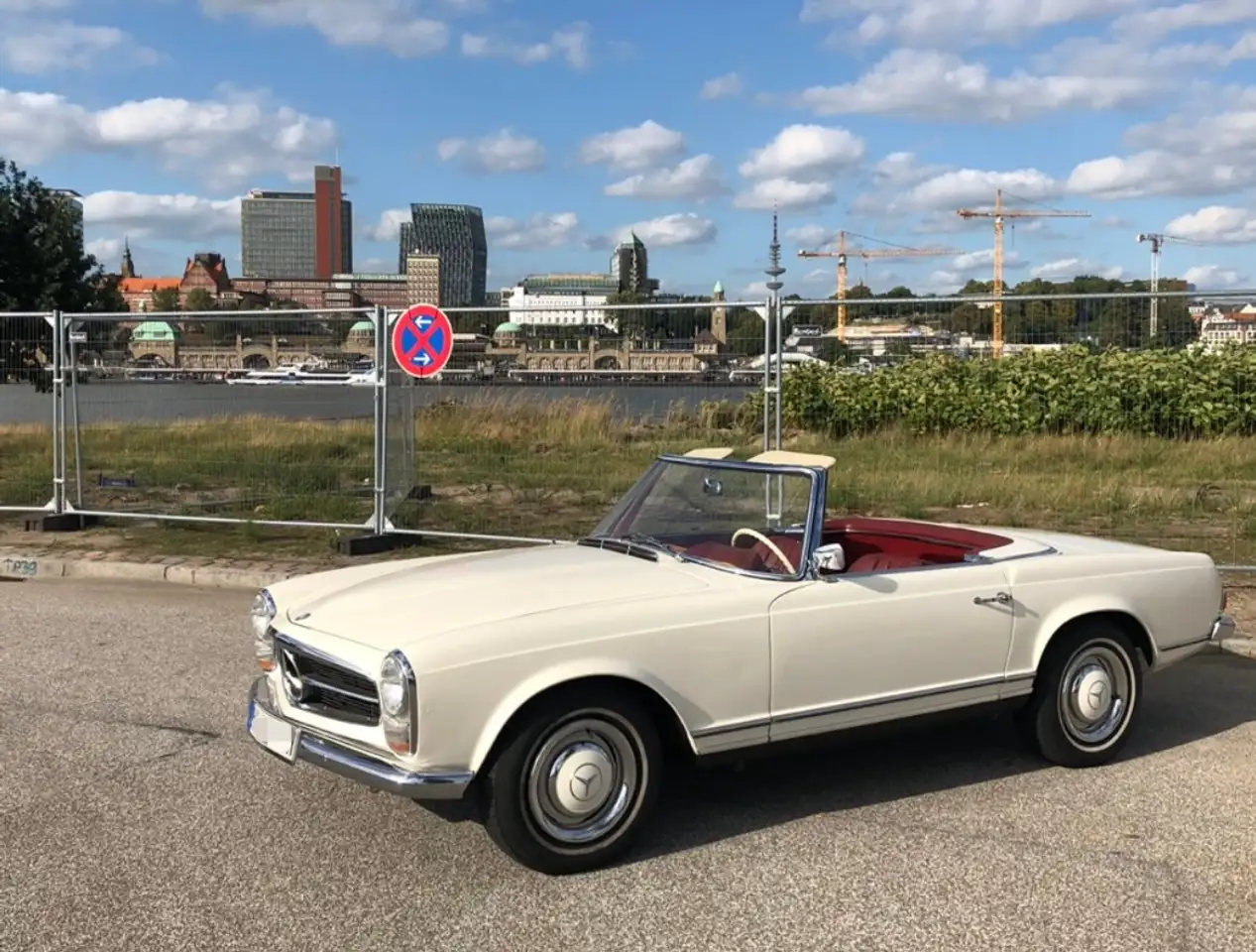 Mercedes-Benz SL 230
