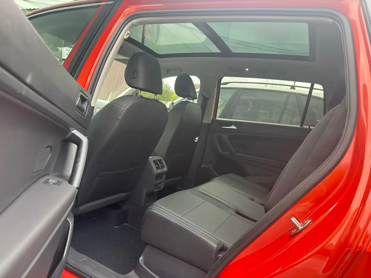 Volkswagen Tiguan снимка Volkswagen Tiguan