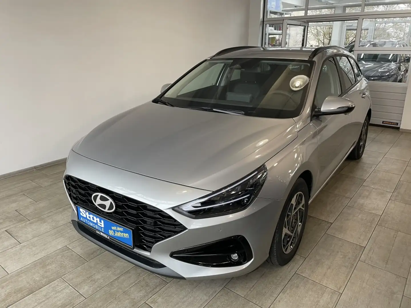 Hyundai i30 Kombi MJ25 1.5 T-GDI Navi LED SHZ PDC v+h Kam Silber - 1