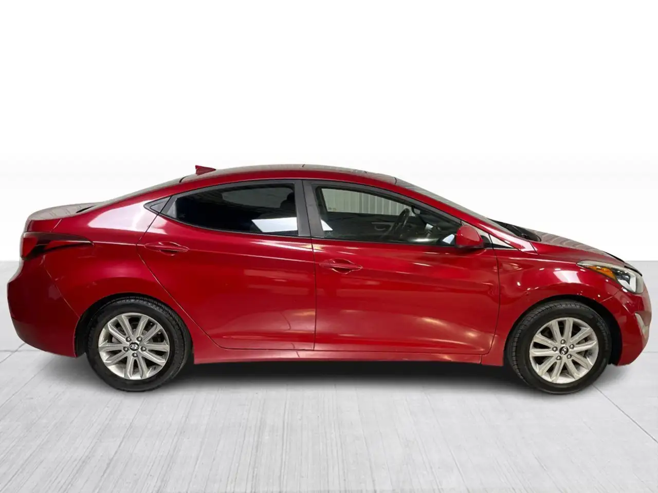 Hyundai ELANTRA photo Hyundai ELANTRA
