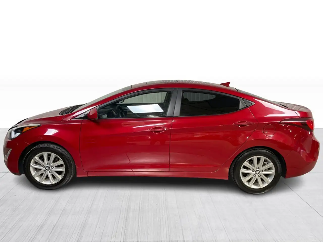 Hyundai ELANTRA photo Hyundai ELANTRA