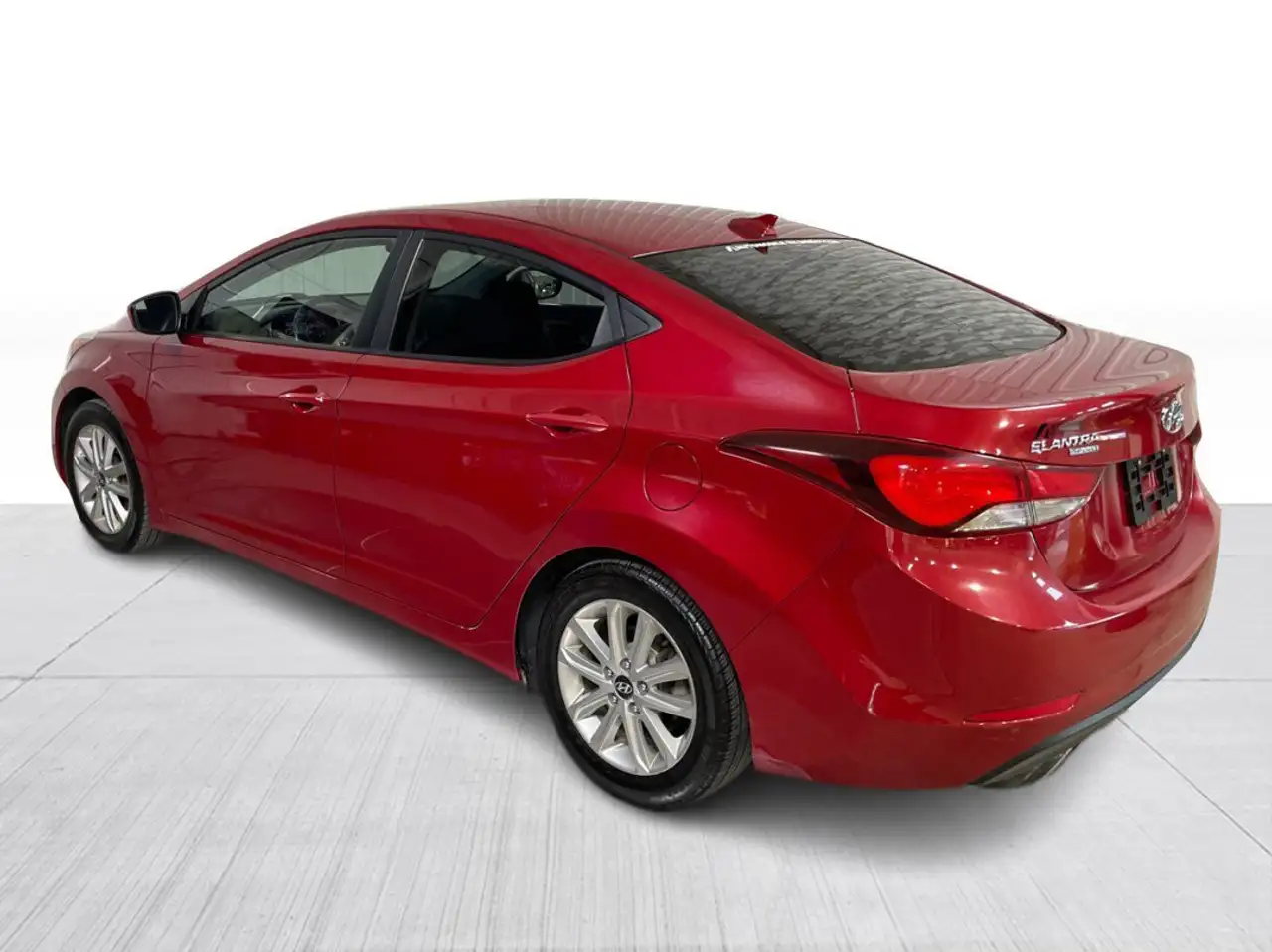 Hyundai ELANTRA photo Hyundai ELANTRA