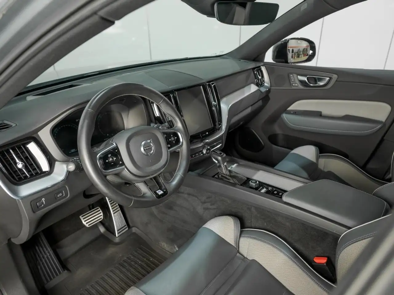 Volvo XC60 снимка Volvo XC60