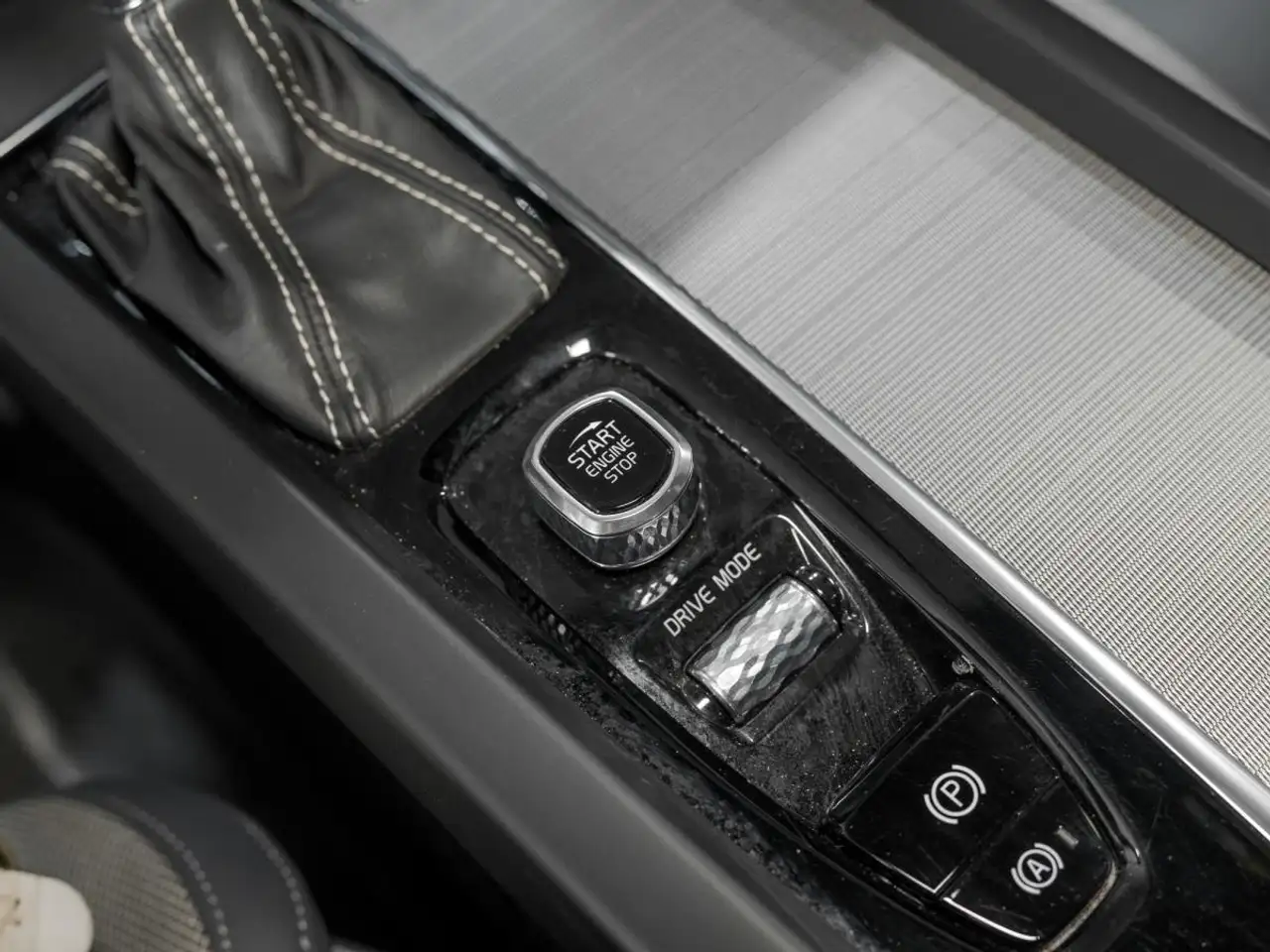 Volvo XC60 снимка Volvo XC60