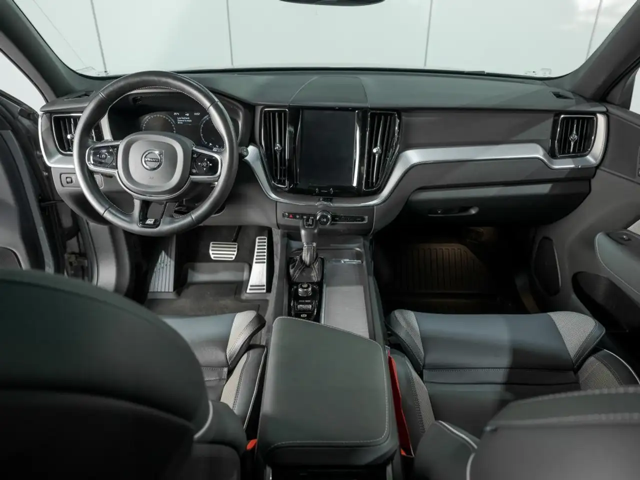 Volvo XC60 снимка Volvo XC60
