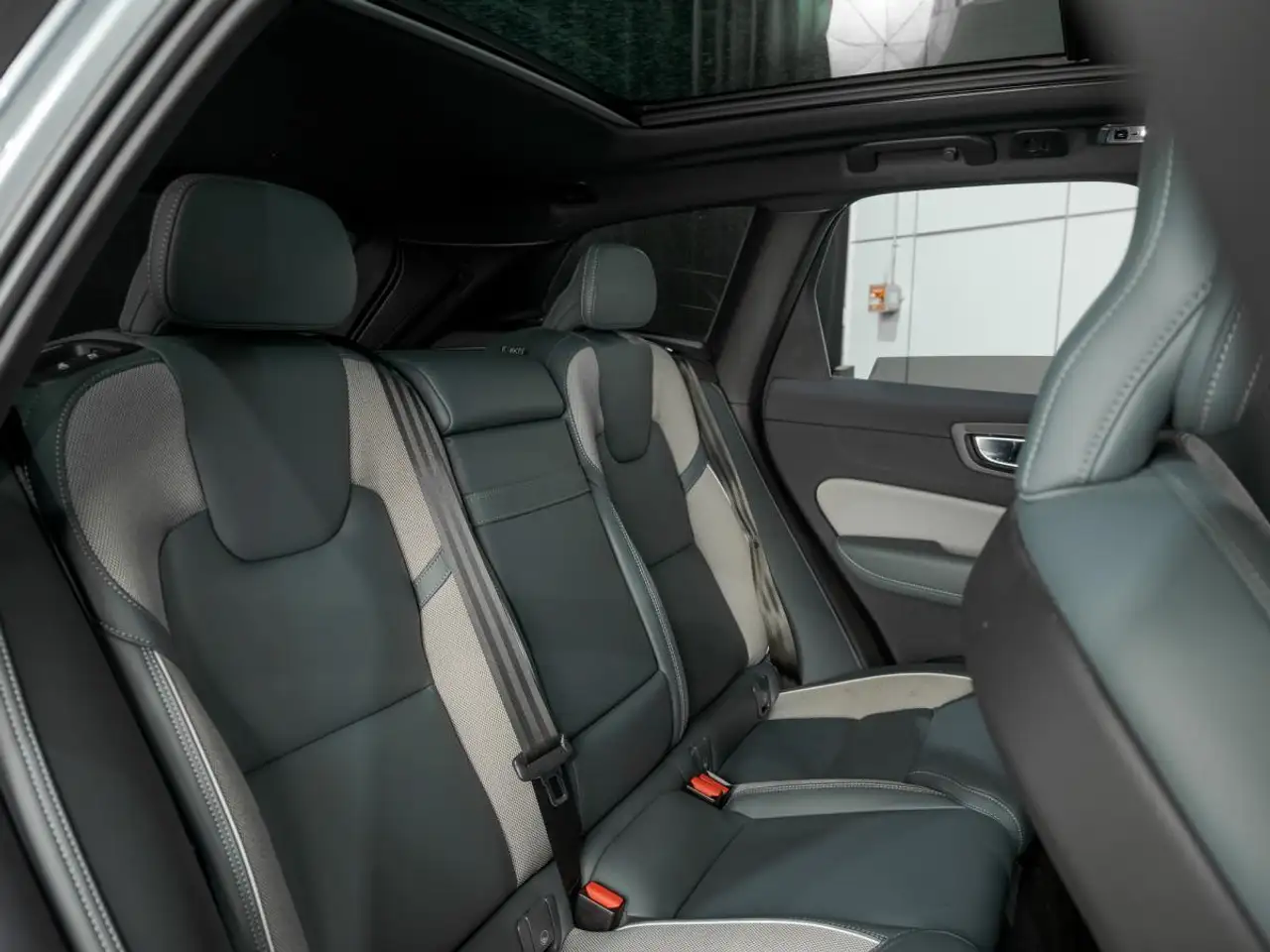 Volvo XC60 снимка Volvo XC60