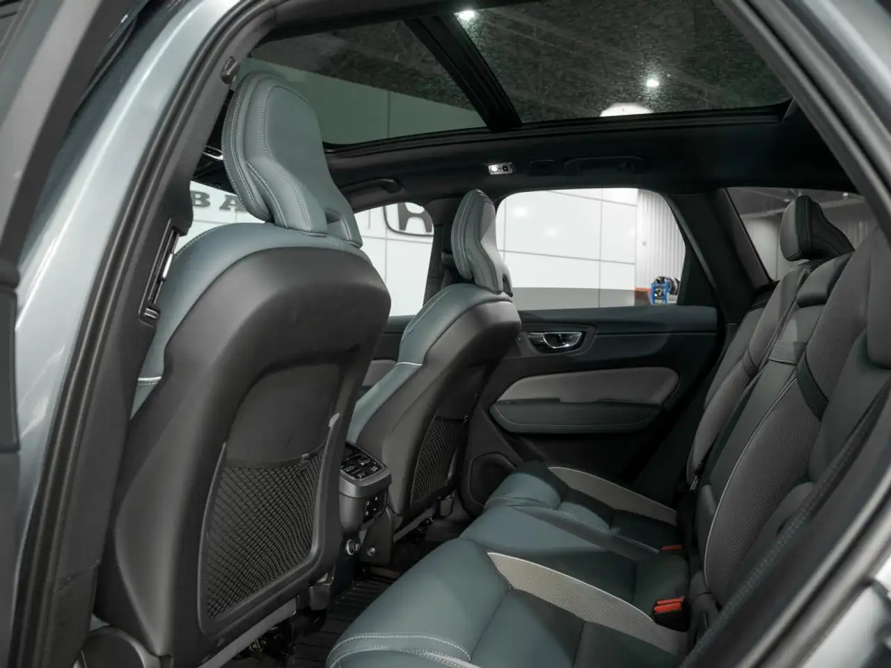 Volvo XC60 снимка Volvo XC60