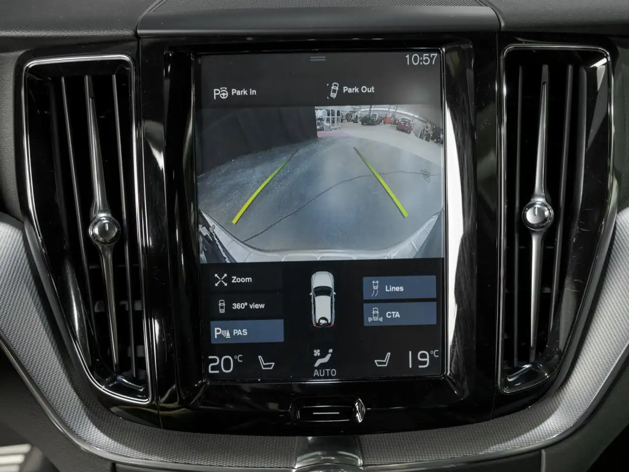 Volvo XC60 снимка Volvo XC60