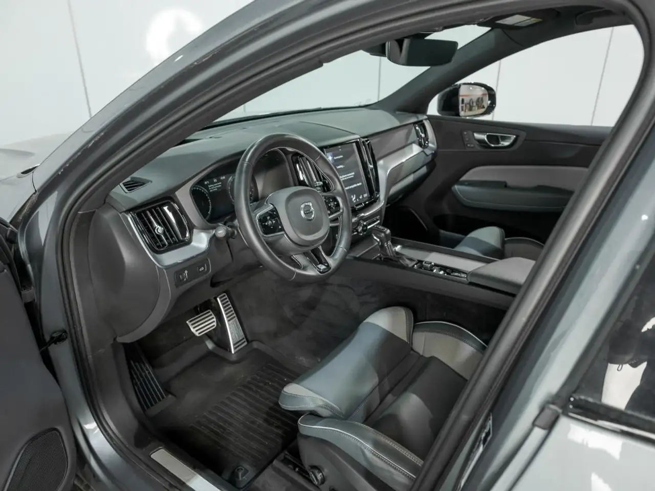 Volvo XC60 снимка Volvo XC60