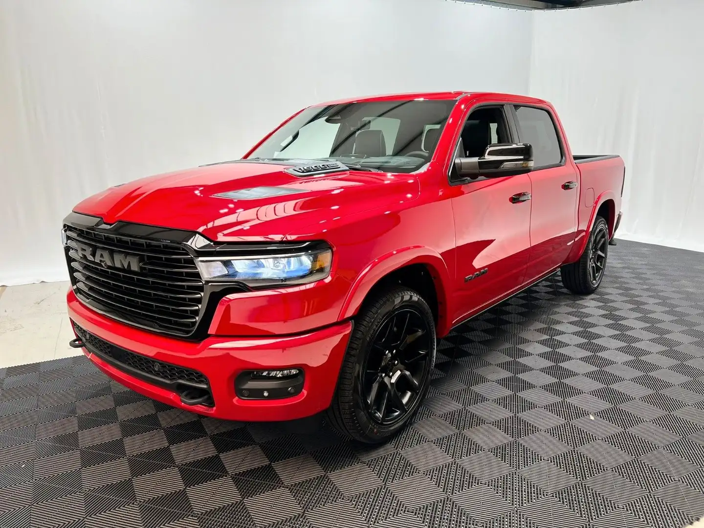 Dodge RAM 1500 Laramie Night Premium, LUFT*AKTION* Rot - 2