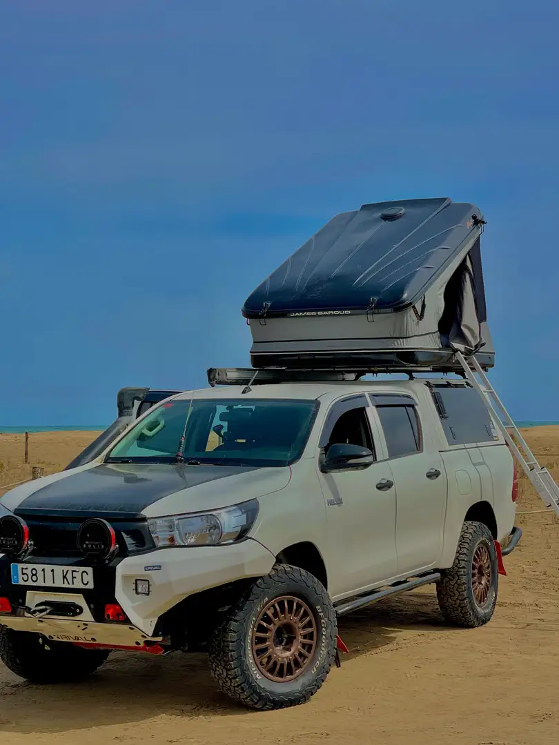 Toyota Hilux Cabina Doble GX Bílá - 1