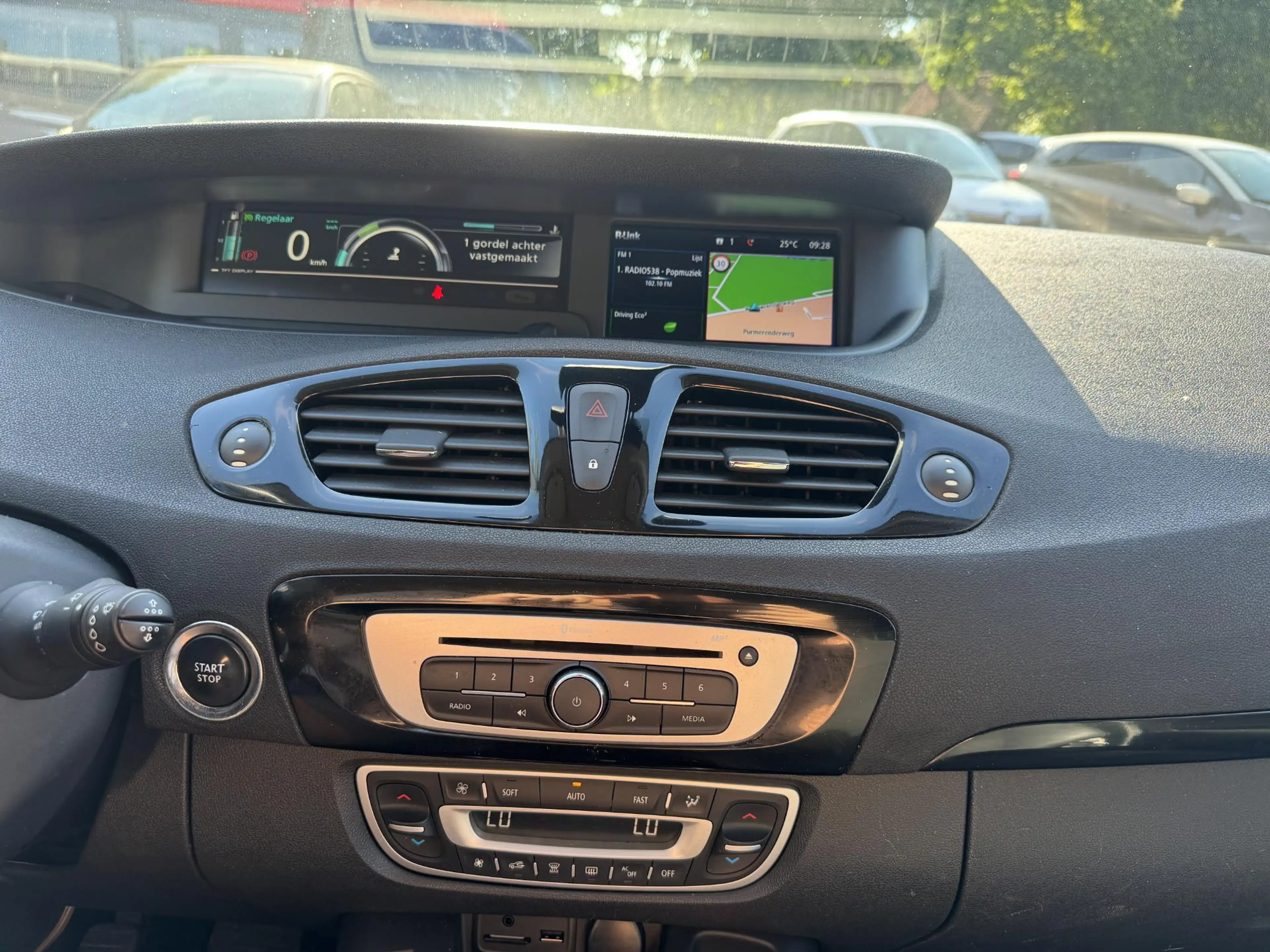 Renault Grand Scenic 1.2 TCe Bose + trekhaak — photo 16
