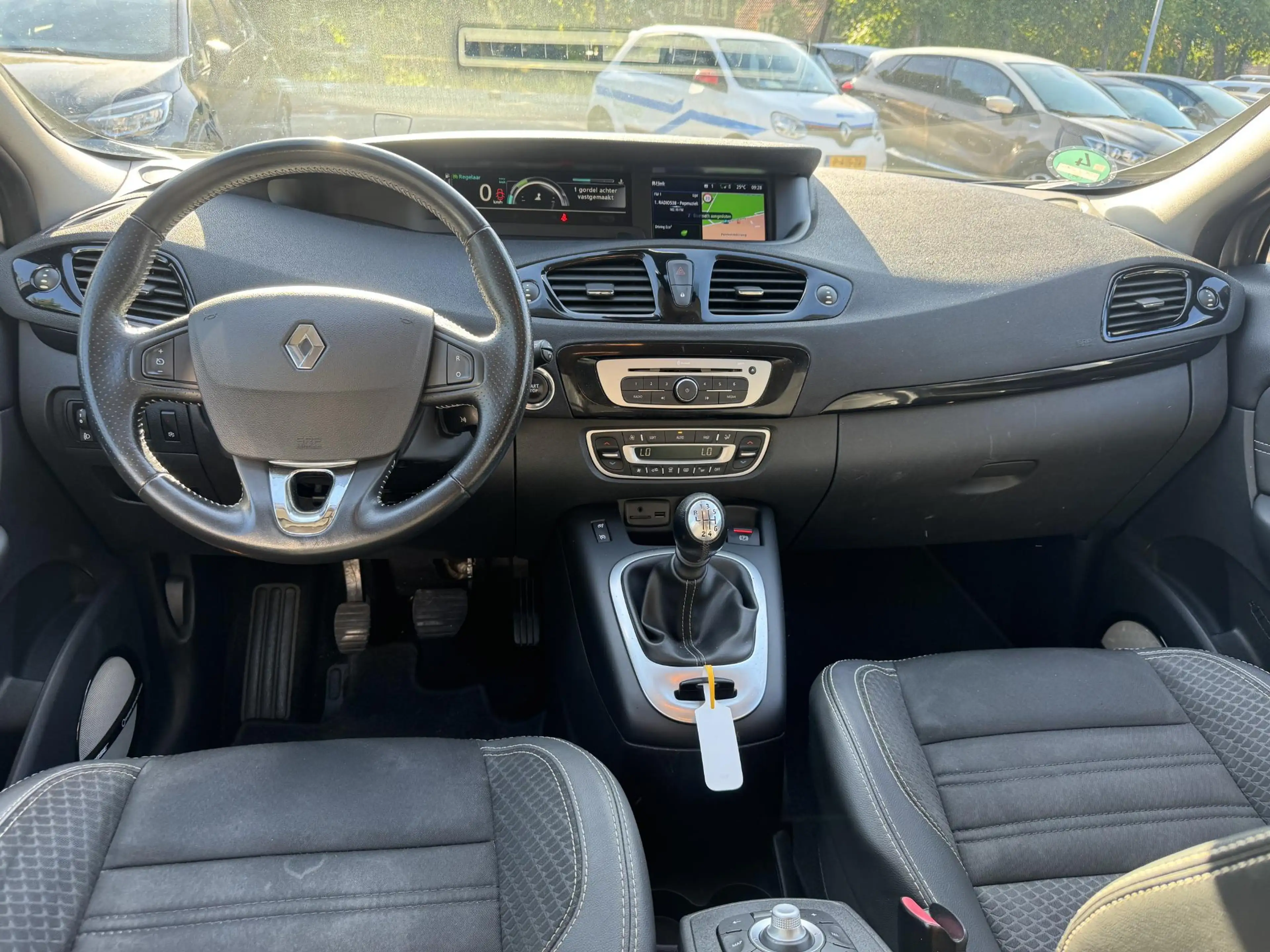 Renault Grand Scenic 1.2 TCe Bose + trekhaak — photo 14