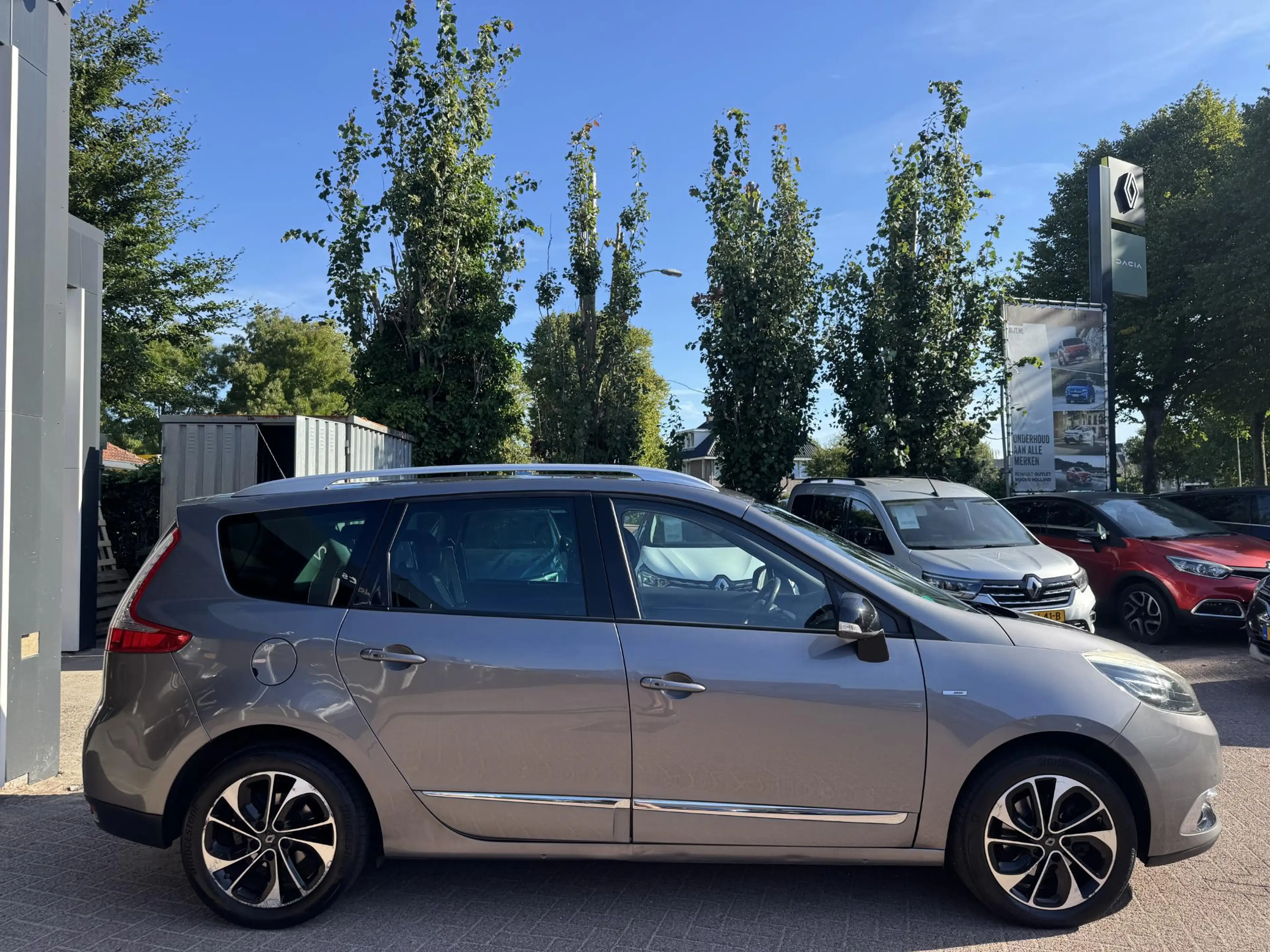 Renault Grand Scenic 1.2 TCe Bose + trekhaak — photo 4
