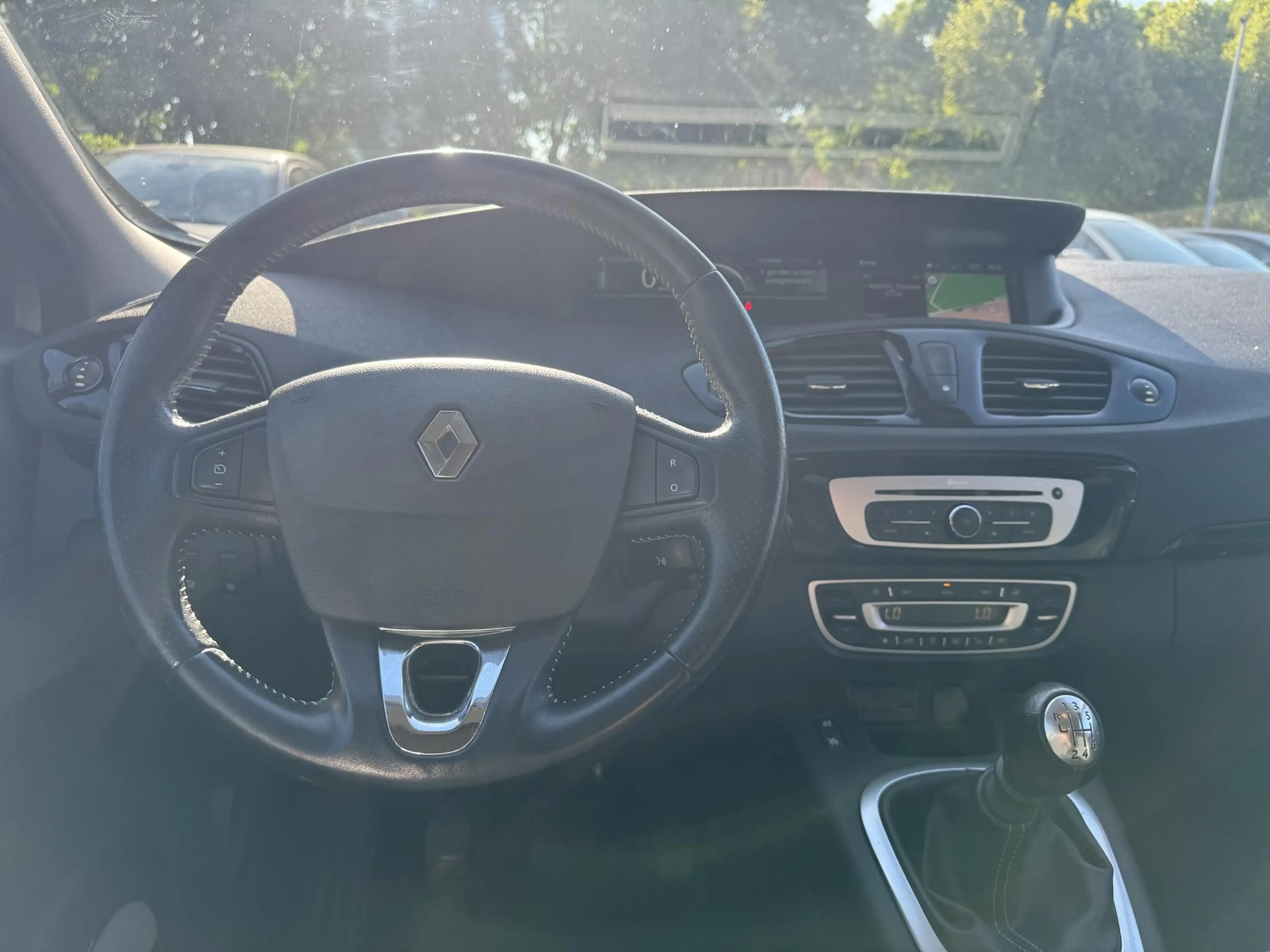Renault Grand Scenic 1.2 TCe Bose + trekhaak — photo 15