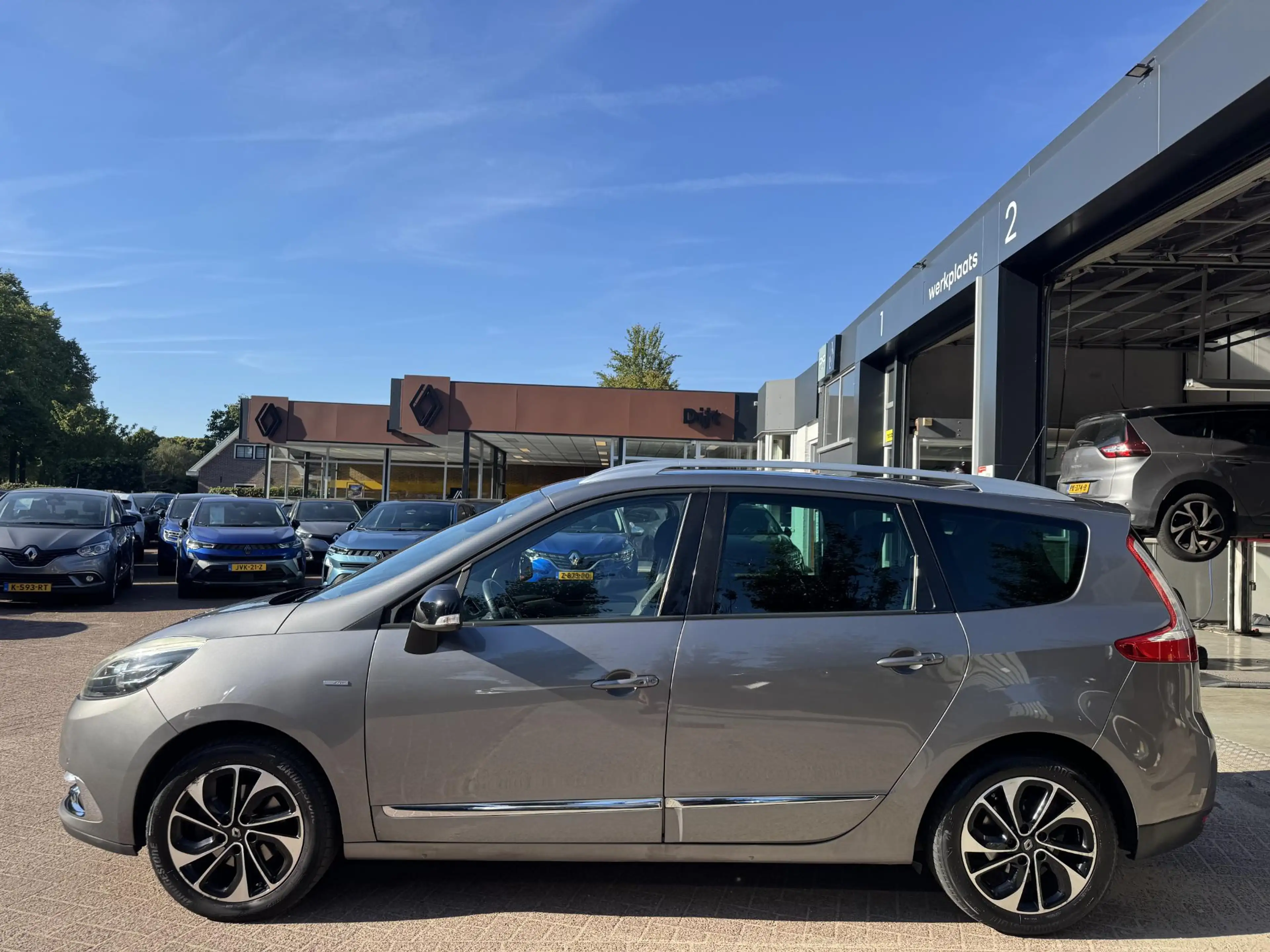 Renault Grand Scenic 1.2 TCe Bose + trekhaak — photo 9