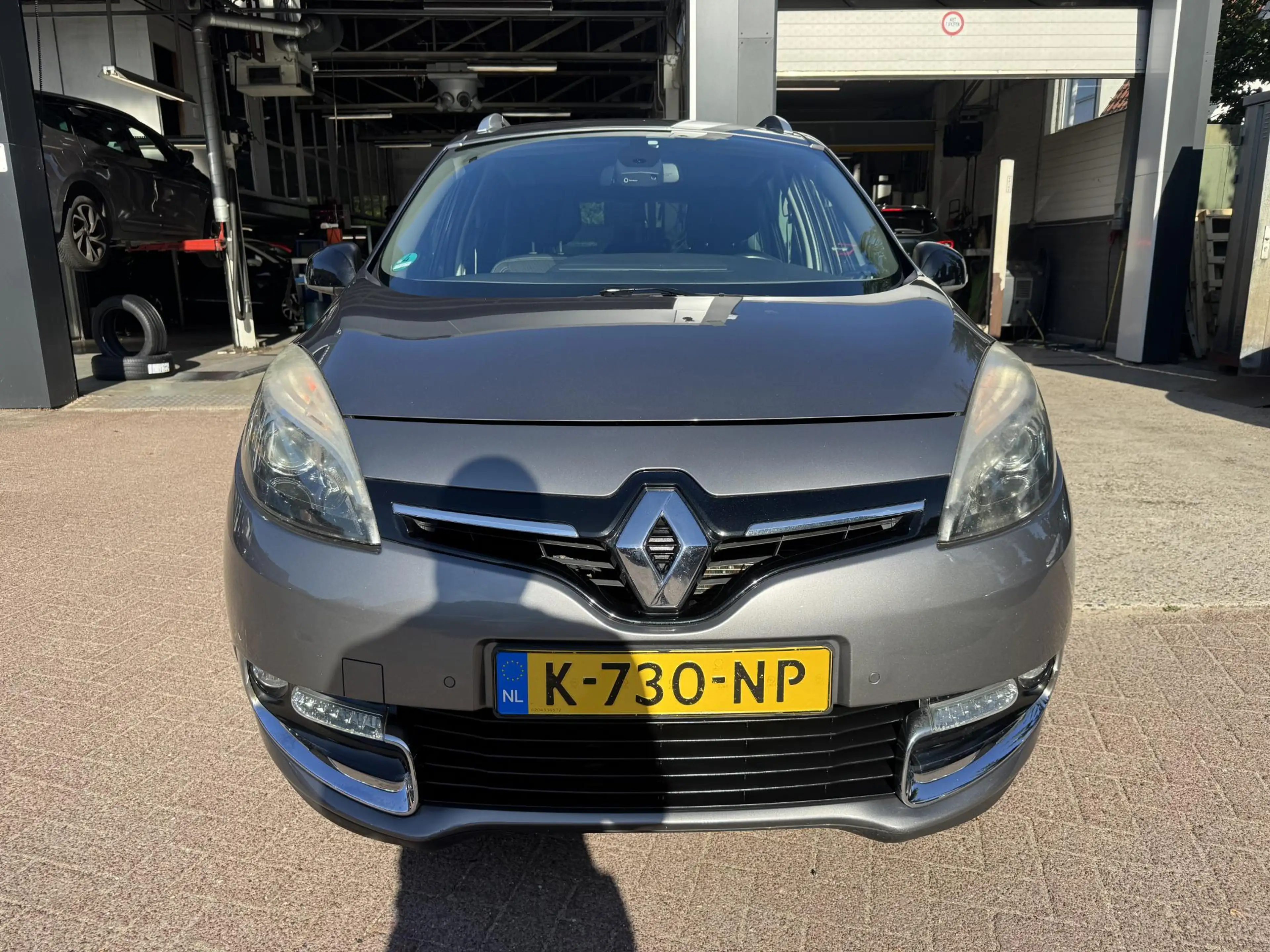 Renault Grand Scenic 1.2 TCe Bose + trekhaak — photo 2