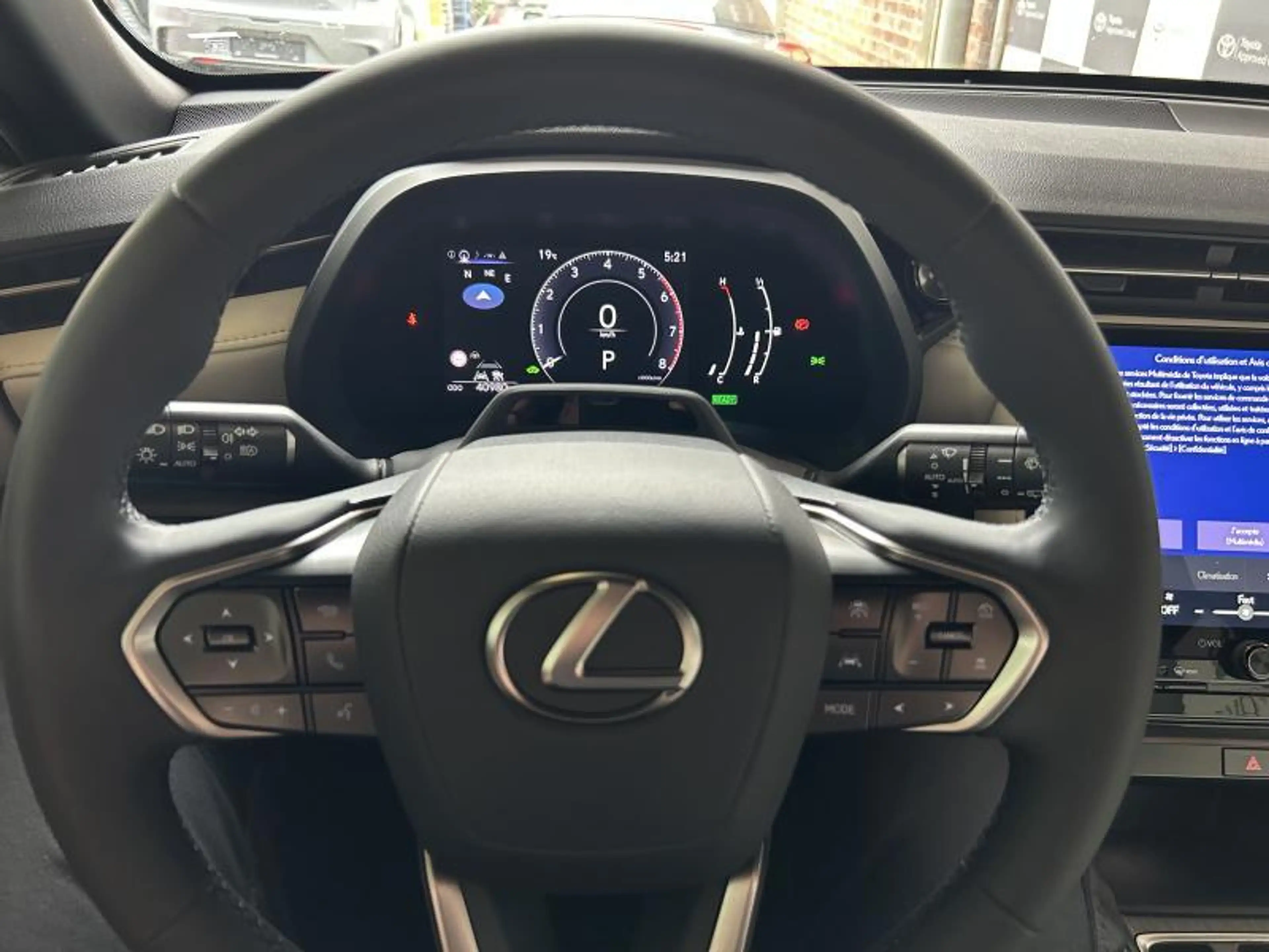 Lexus LBX Elegant — photo 7