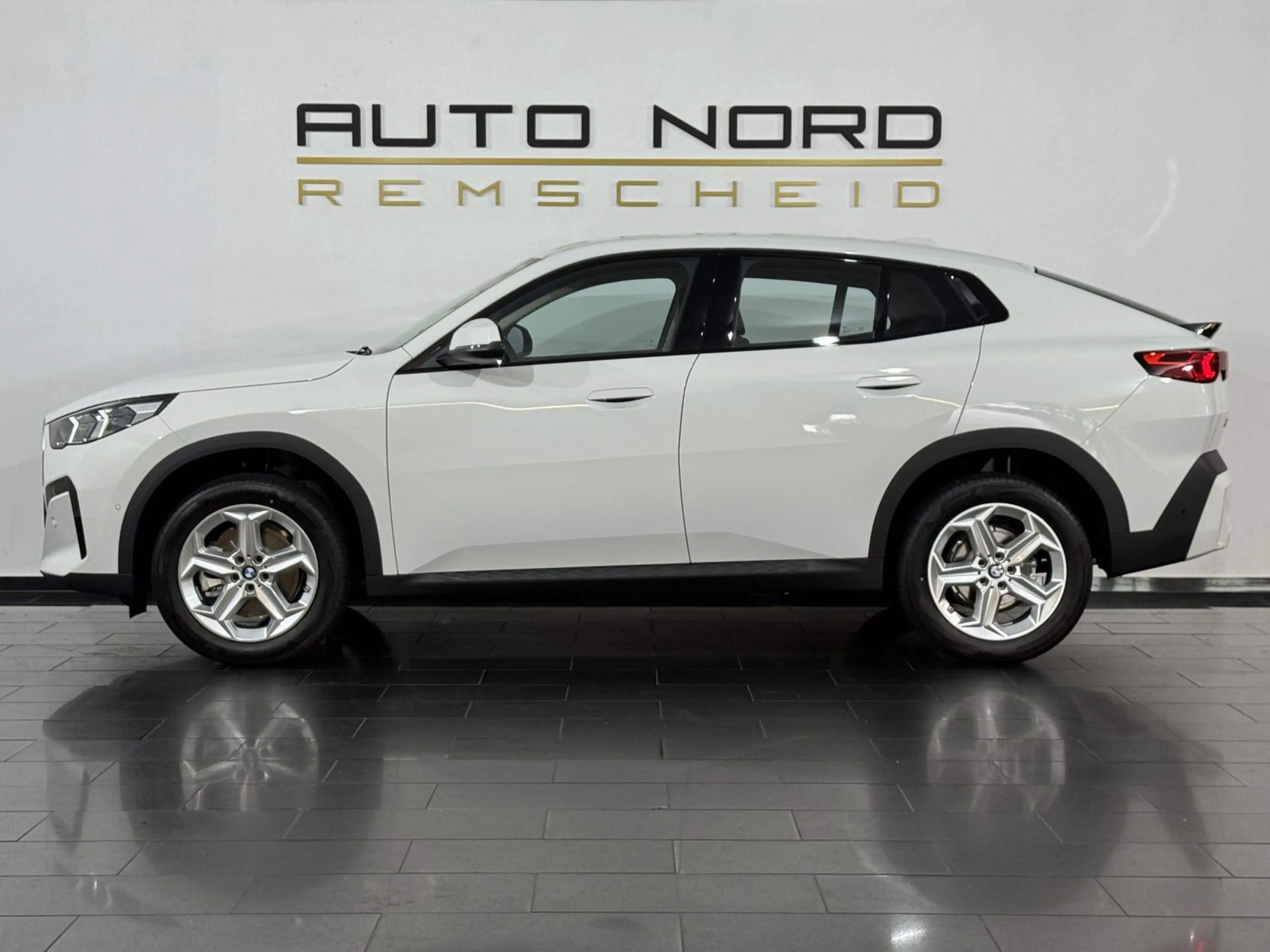BMW X2 20i sDrive*DAB+*Shadow*LED*Kam*Jahreswagen* — photo 10